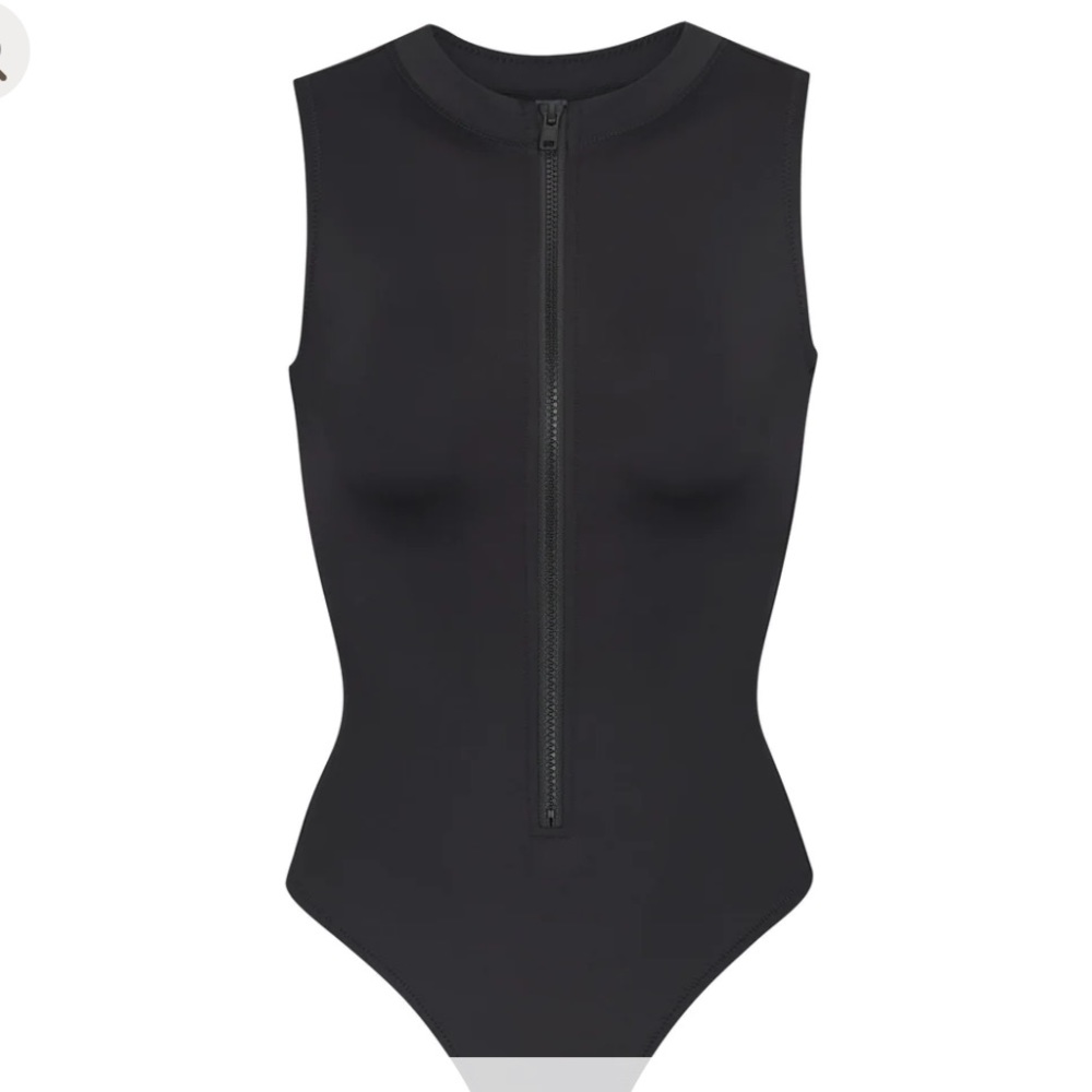 SKIMS
ZIP FRONT SLEEVELESS ONE PIECE